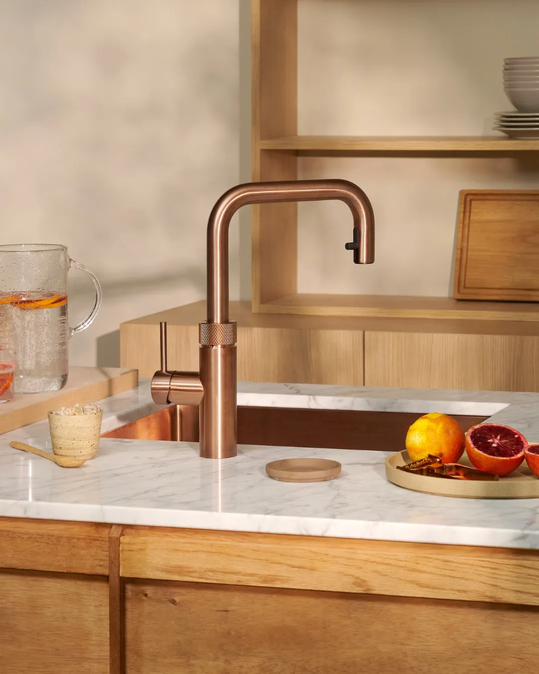 Ausziehbare Kuechenarmatur mit Kochendwasser-Funktion