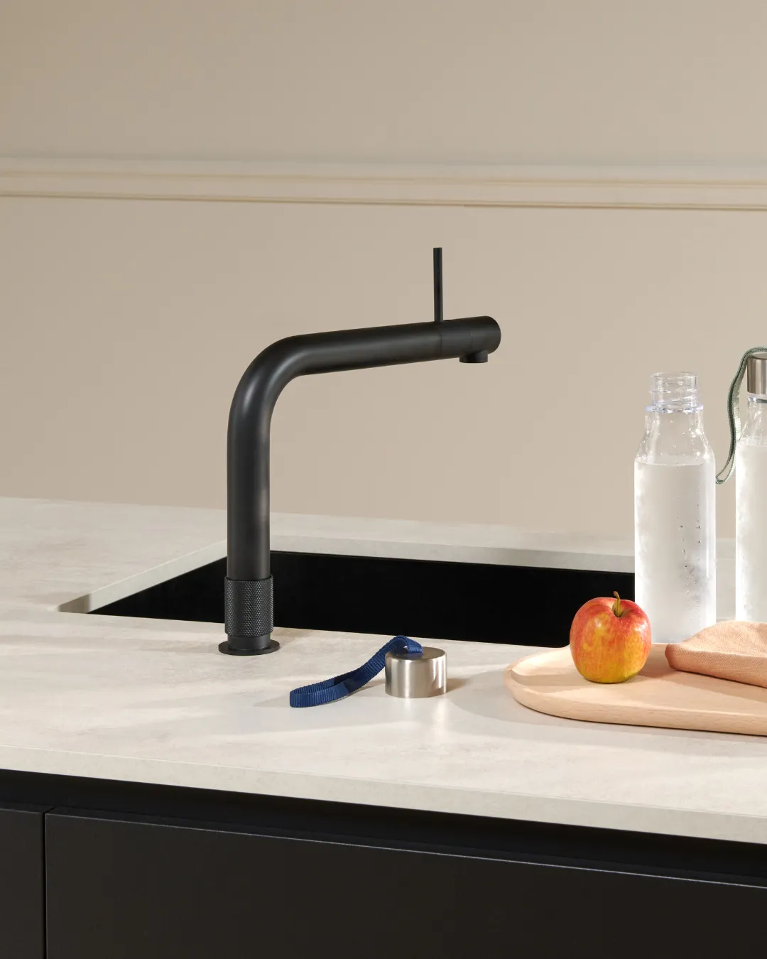 Kuechenarmatur mit vorderseitigem Bedienhebel und Kochendwasser-Funktion